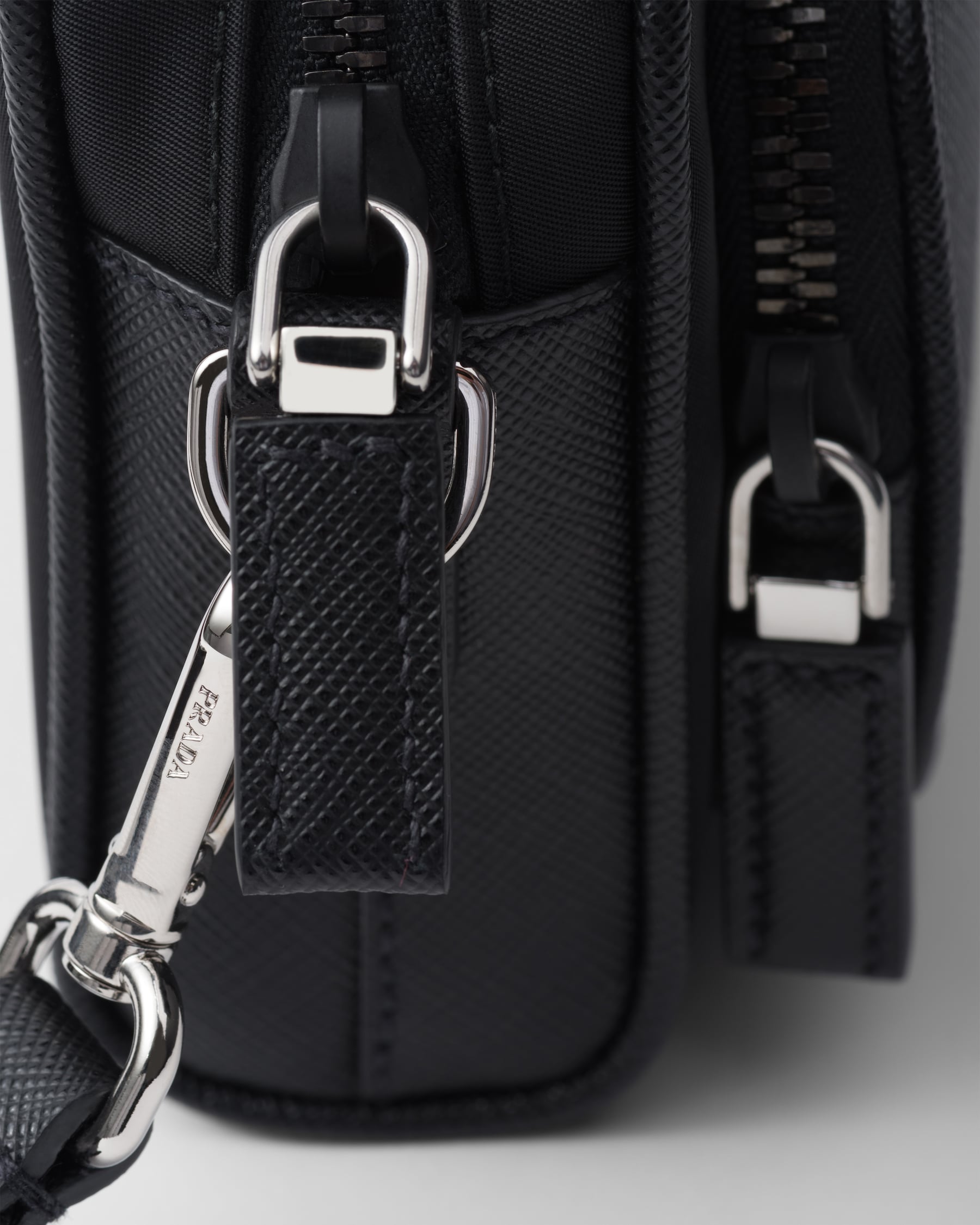 Sac porté épaule en Re-Nylon et cuir Saffiano